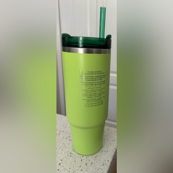 Stanley X Starbucks 30oz Latam/Mexico Spring 2025
Lime Green - Picture 4 of 6